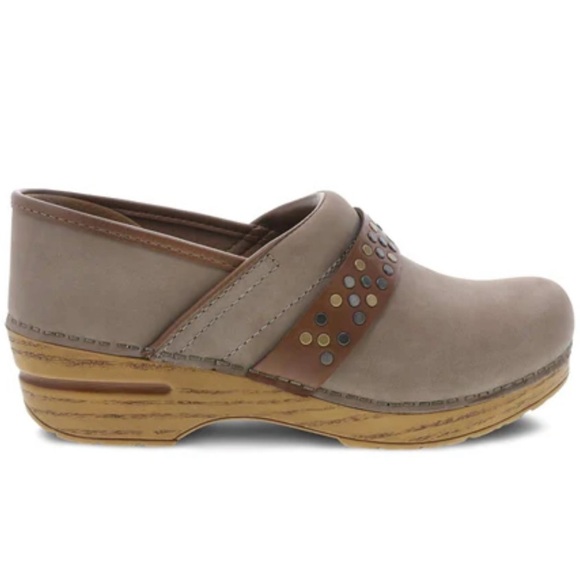 Dansko Pavan Taupe Milled Nubuck
Visit Women's Clogs size 39/ 8.5-9 - Picture 1 of 9